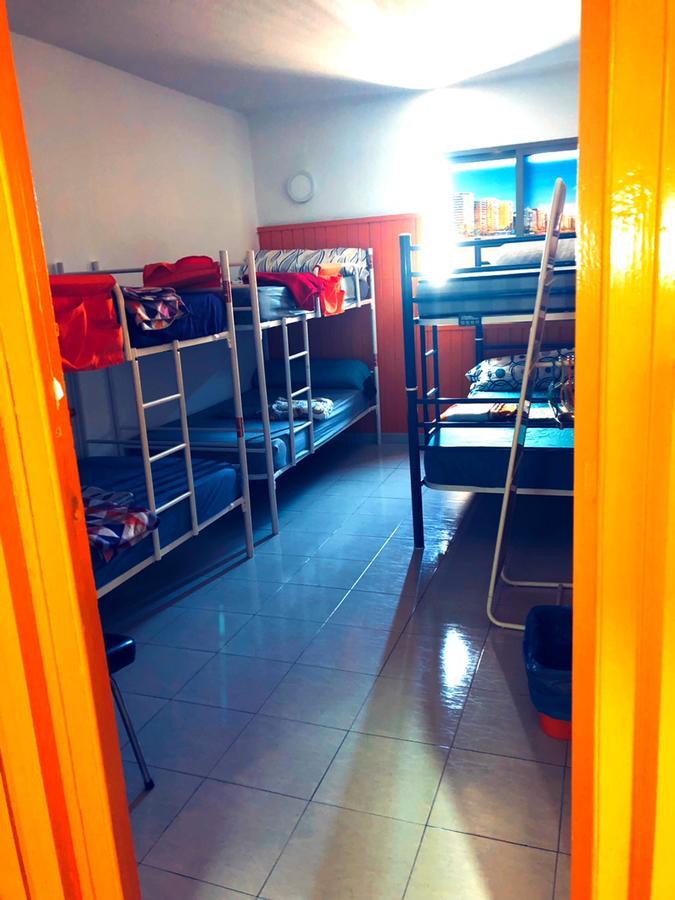 Larios Cool Hostel Malaga Bagian luar foto